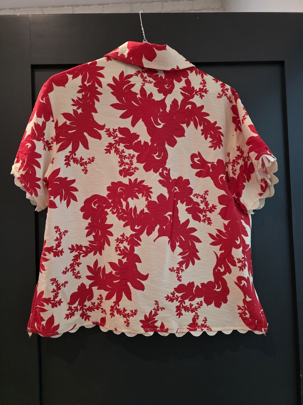 Red Floral Button-Front Short Set - Picture 4 of 7